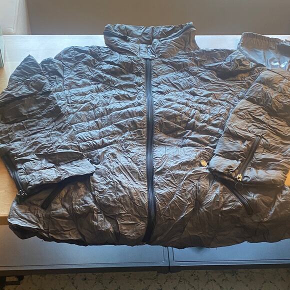 Bernardo Charcoal Grey packable puffer jacket - Picture 2 of 6